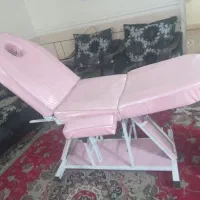 تخت برای کلینیک و سالن زیبایی قابل استفاده است