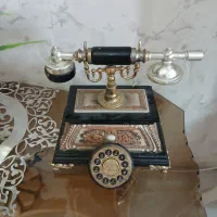 تلفن دکوری با میزش ساعت ایستاده
