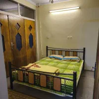 تخت خواب دونفره فلز و ام دی اف تشک رویال  کفی فلزی