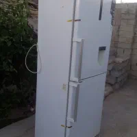 سلام یخچال سالم بخاطر جابه جای میفروشم|یخچال و فریزر|زهک, |دیوار