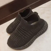 تعدادی وسایل بچه|کفش و لباس بچه|شیراز, زرهی|دیوار