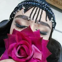 برای تکمیل آلبوم نیازمند مدل میکاپ هستم