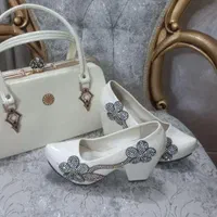 کیف و کفش ست مناسب عروس سایز ۳۹ تا ۴۰|کیف، کفش، کمربند|مشهد, عباس‌آباد|دیوار