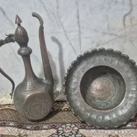 آفتابه لگن مسی قدیمی|کلکسیون اشیاء عتیقه|زابل, |دیوار