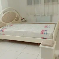 سرویس خواب چوب گردو و راش تازه رنگ وکار شده|تخت و سرویس خواب|اصفهان, سپاهان‌شهر|دیوار