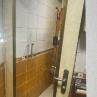 درب سرویس بهداشتی کار کرده