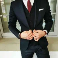 مستخدم و راننده جوان