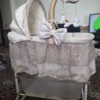 تخت کنارمادر