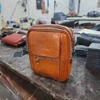 استخدام چرخ کار و وردست تخته کار کیف چرمی