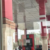 کارگر پمپ بنزین
