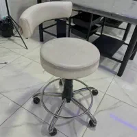 صندلی سفید 650و صندلی برقی مشکی 21میلیون
