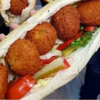 ساندوی‌فلافل