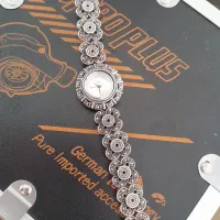 ساعت مچی زنانه قدمت ۲۰ سال ولی آک