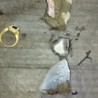 چند تکه عقیق عسلی، سلیمانی ،سیاه،ابی|کلکسیون اشیاء عتیقه|چالدران, |دیوار