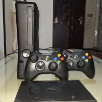 Xbox 360 با دو دسته بازی
