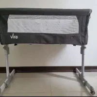تخت کنار مادر