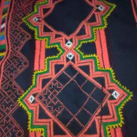 دوزنده ام|لباس|خاش, |دیوار
