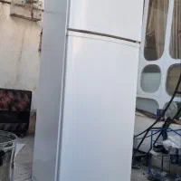 دو عدد یخچال کوچک و بزرگ