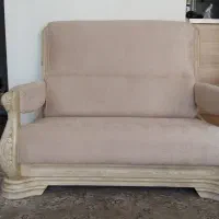 مبل ۲نفره جنس بدنه چوب محکم