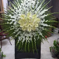 تاج گل مراسم ترحیم|گل و گیاه طبیعی|اصفهان, بهارستان (مخابرات)|دیوار