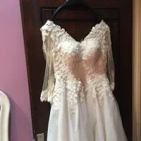 لباس عروس طرح اروپایی در حد نو