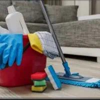 خانوم برای نظافت