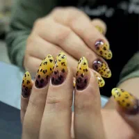 ناخن هاتو بسپار به من با طراحی رایگان|خدمات آرایشگری و زیبایی|گرمدره, |دیوار