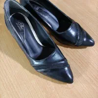 کفش سایز ۳۸