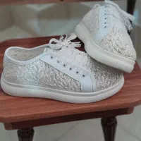 کتونی سفید توری