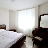 واحد مبله نزدیک مراکز گردشگری جمهوری|اجارهٔ کوتاهمدت آپارتمان و سوئیت|شیراز, باغ تخت|دیوار