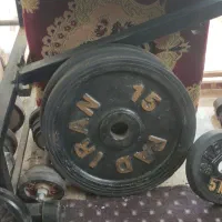 میز و میله هالتر وزنه ۵ دو عدد ۱۰ دو عدد ۱۵ دو عدد|تجهیزات ورزشی|لاهیجان, بازکیاگوراب|دیوار