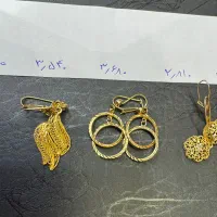 گوشواره‌های طلا در حد نو