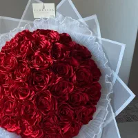 دسته گل و باکس روبانی