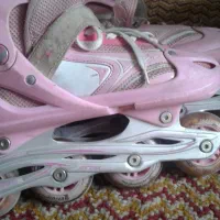 یک جفت  کفش  اسکیت