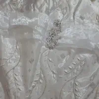 لباس عروس|لباس|ری, شهادت|دیوار