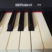 فروش پیانو   Roland. Rp30
