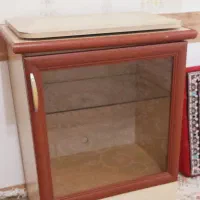 میز زیر تلویزیون