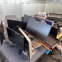 مانیتور کارکرده و لوازم اداری