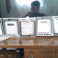 پاوربانک بیست هزار کارنخورده نو دارای چهار خروجی