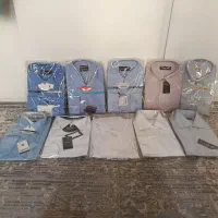 تعدادی پیراهن مردانه به فروش میرسد