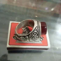 انگشتر نقره رکابدار قلمزنی استاد