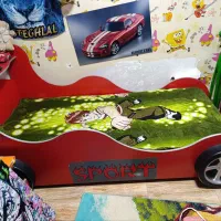 یک عدد تخت ماشینی با شلف