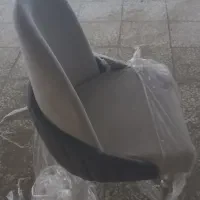 صندلی یک عدد کاملا نو استفاده نشده آکبند