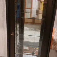 ویترین شیشه ای