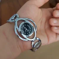 ساعت کوارتز عقربه ای صفحه مشکی زنانه نو