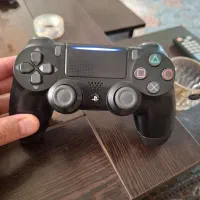 دسته اصلی  ps4  pro در حد نو