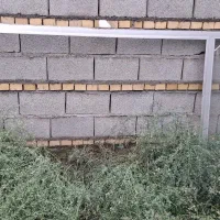 درب آلمینیومی سالم و قدیمی اصل ۲لته
