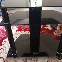 میز تلویزیون شیشه‌ای