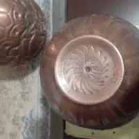 دو عدد گلدان مسی قلم استاد بهرامی امضا دار