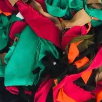 مقداری خورده پارچه